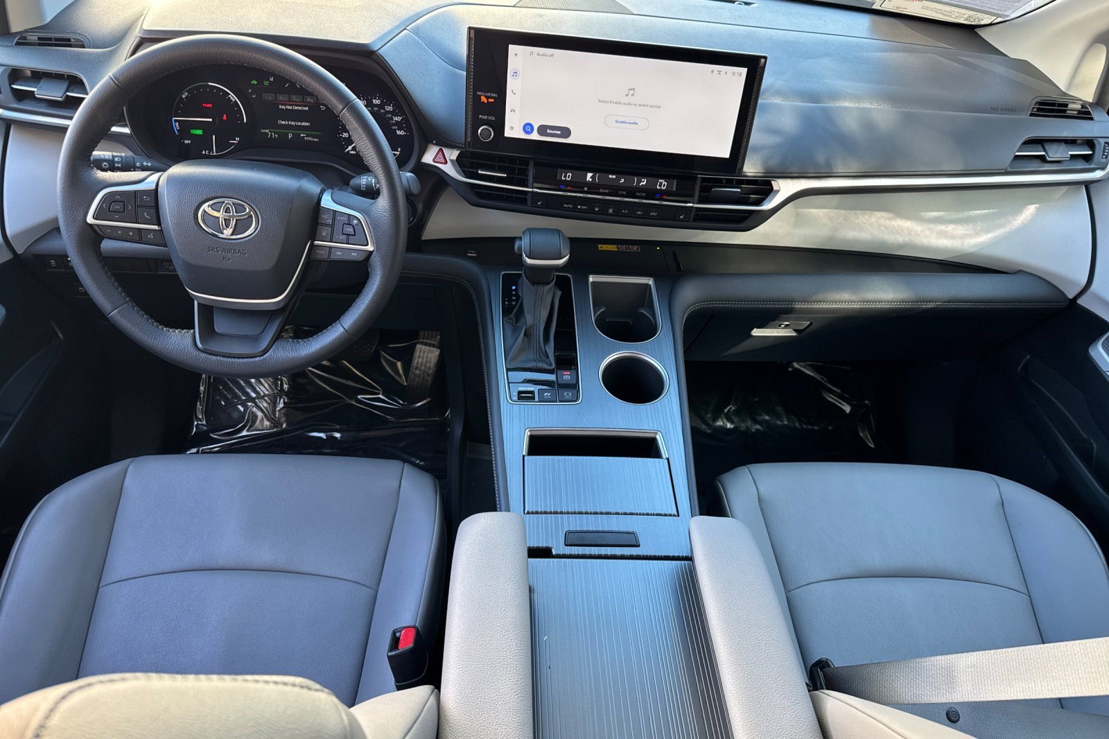 Used 2025 Toyota Sienna XLE FWD image 15