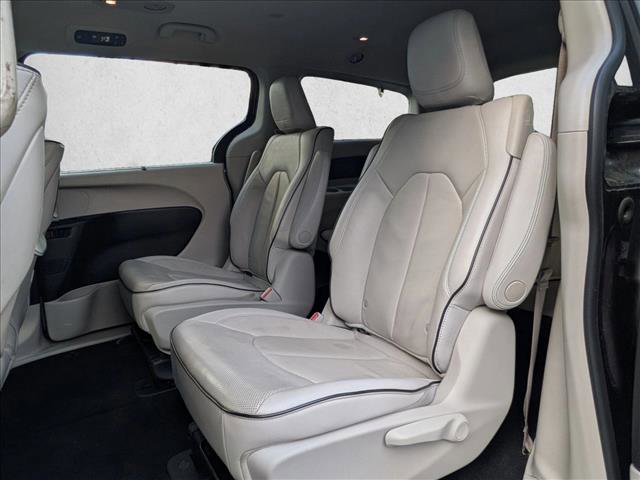 Used 2018 Chrysler Pacifica Limited w/ Advanced Safetytec Group image 17