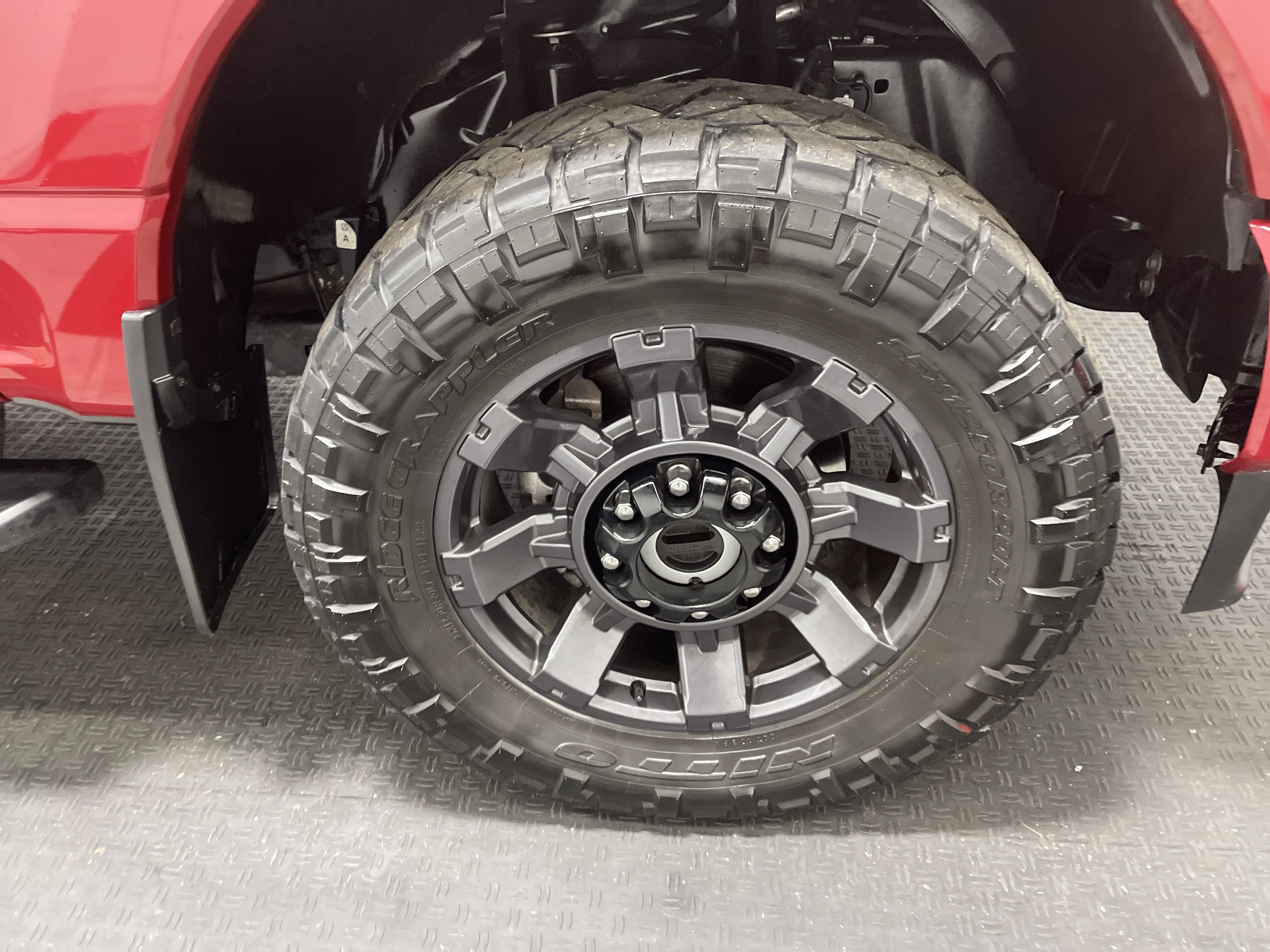 Used 2024 Ford F250 Lariat w/ Sport Appearance Package image 28