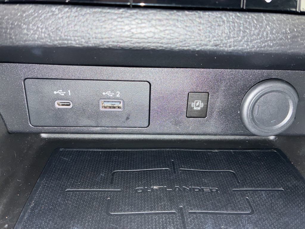 Used 2022 Mitsubishi Outlander SE image 22