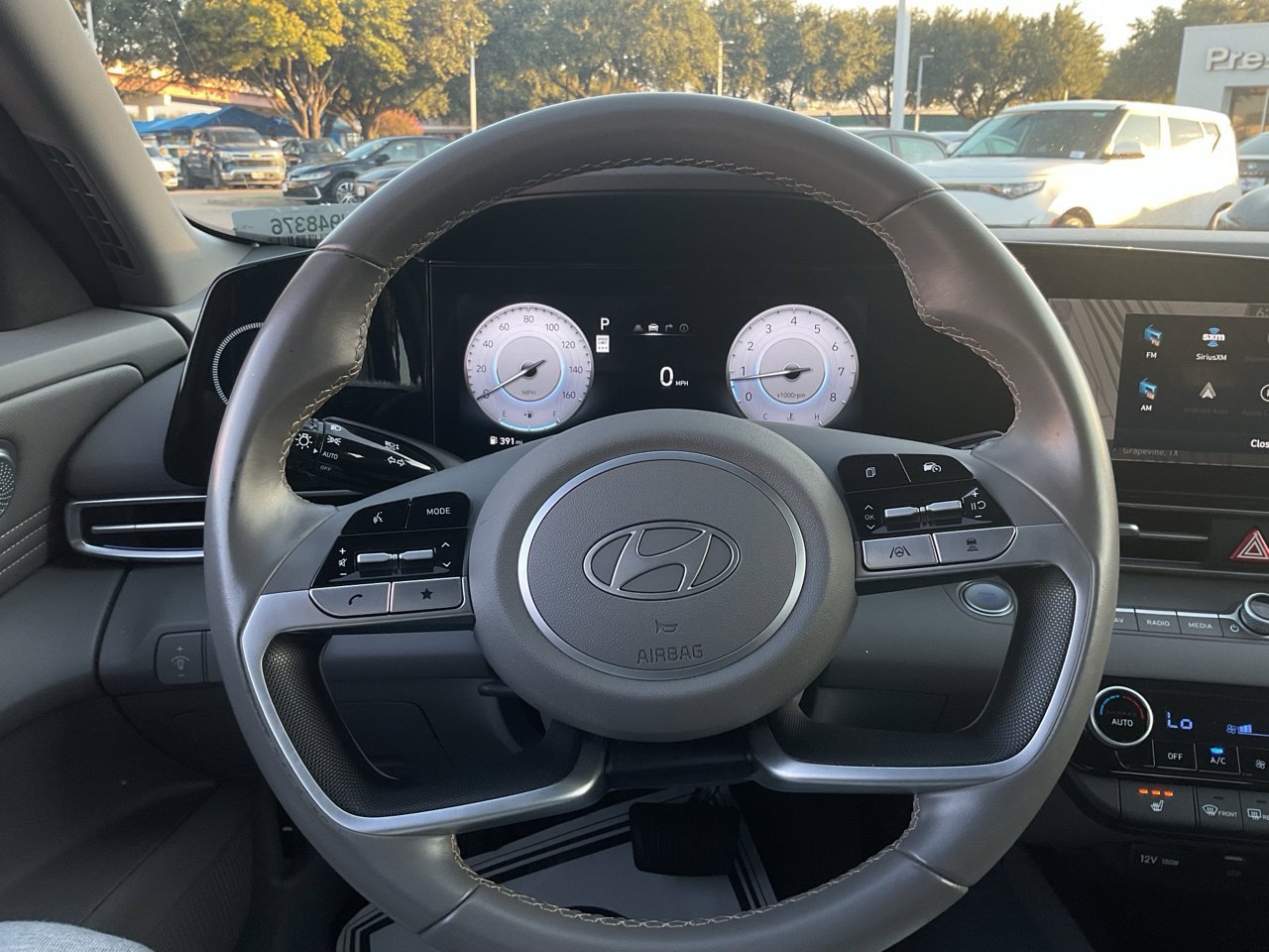 Used 2025 Hyundai Elantra SEL FWD image 33