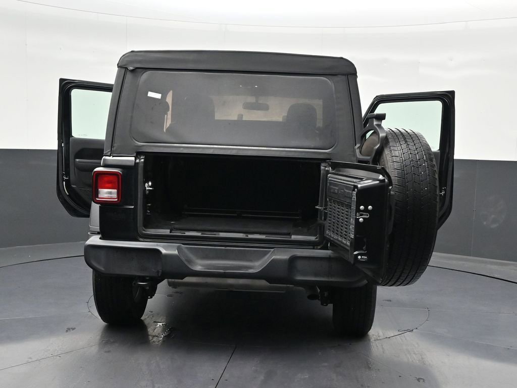 Used 2022 Jeep Wrangler Sport AWD/4WD image 35
