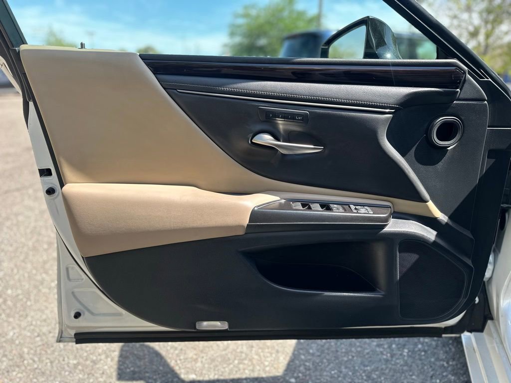 Used 2019 Lexus ES 350 w/ Premium Package FWD image 31