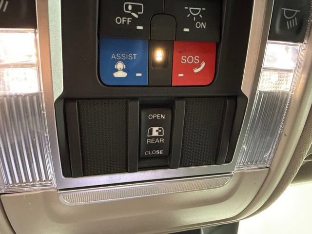 Used 2022 RAM 1500 Laramie AWD/4WD image 19