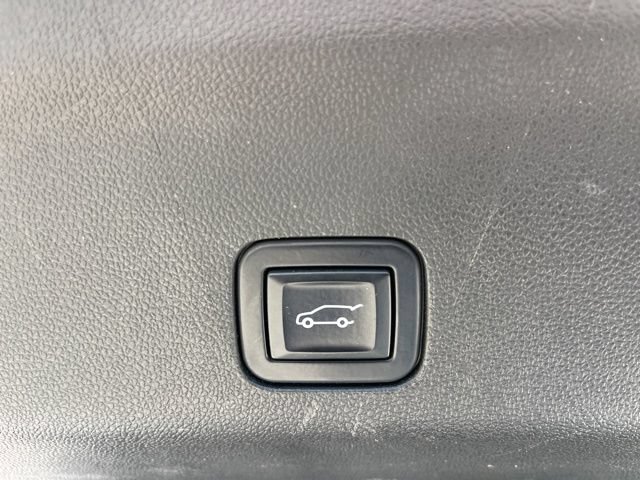 Used 2023 Chevrolet Tahoe Z71 w/ Z71 Off-Road Package AWD/4WD image 8