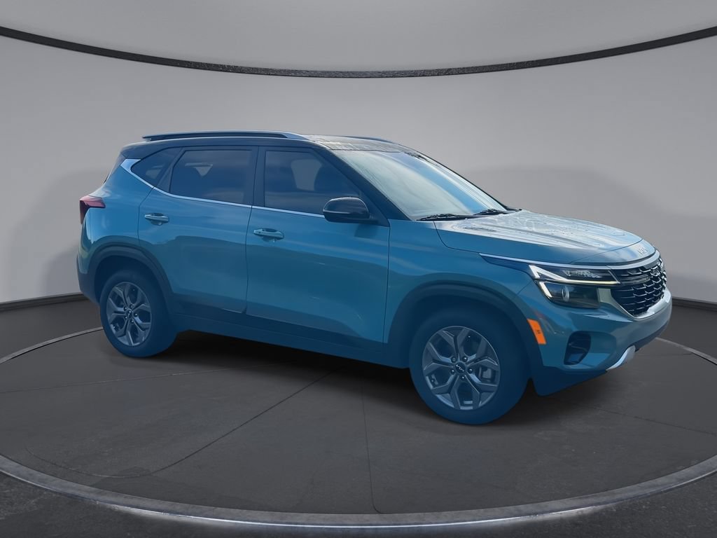 Used 2024 Kia Seltos S AWD/4WD image 2