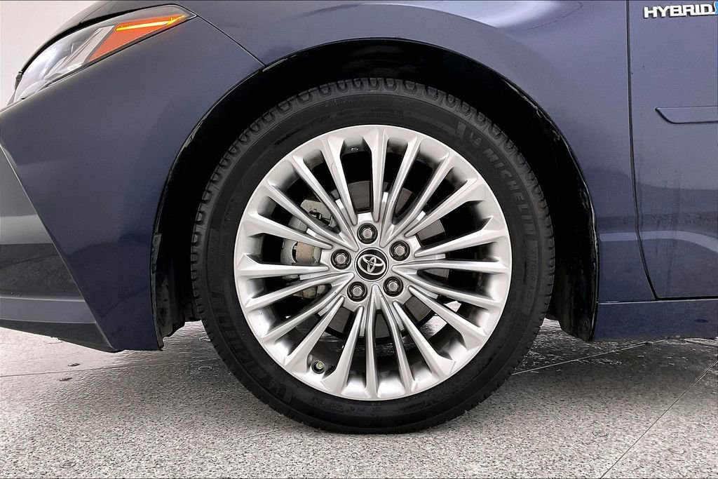 Used 2021 Toyota Avalon Limited w/ Advanced Safety Package image 12