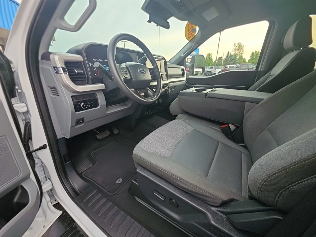 Used 2025 Ford F250 XLT AWD/4WD image 21