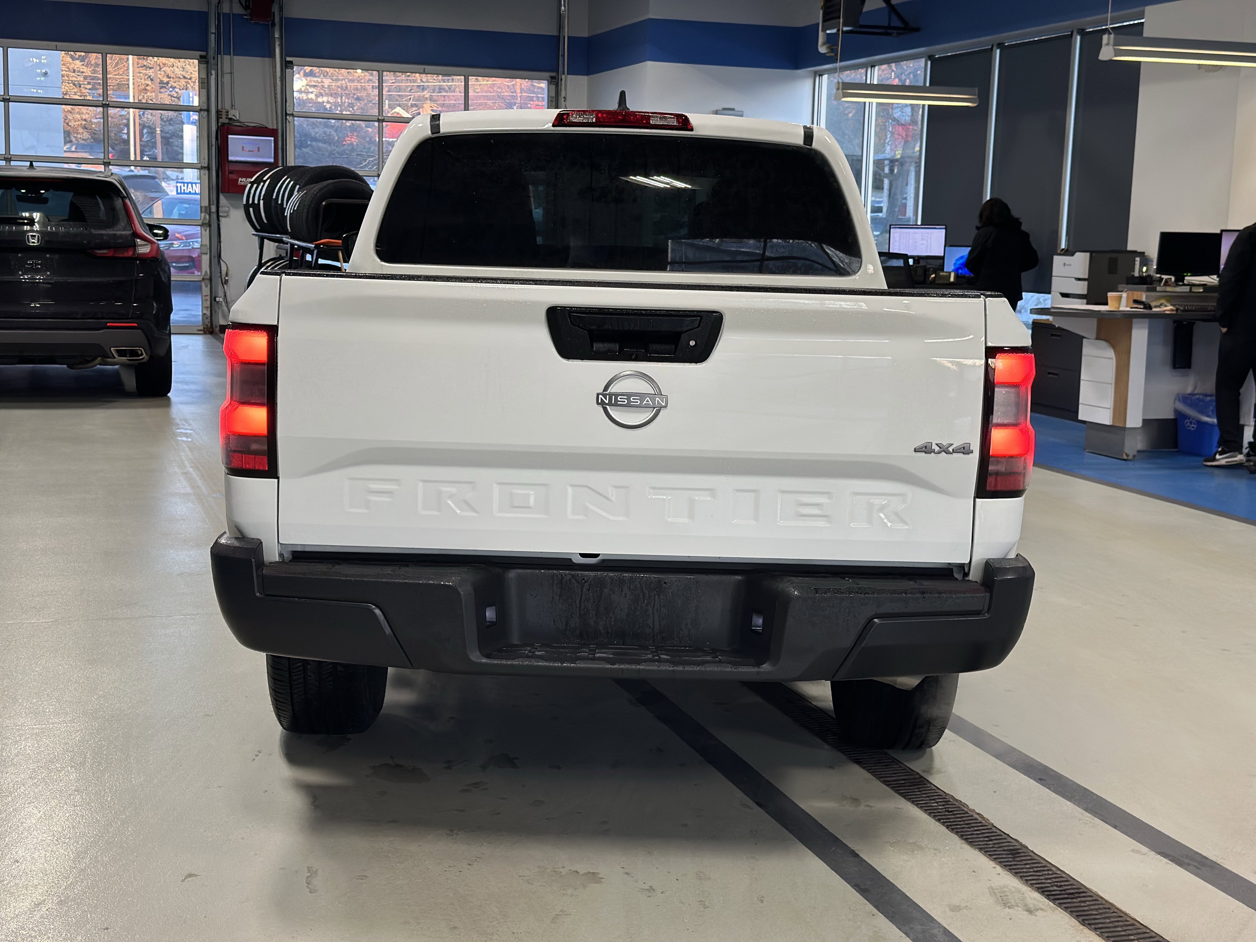 Used 2024 Nissan Frontier S image 6