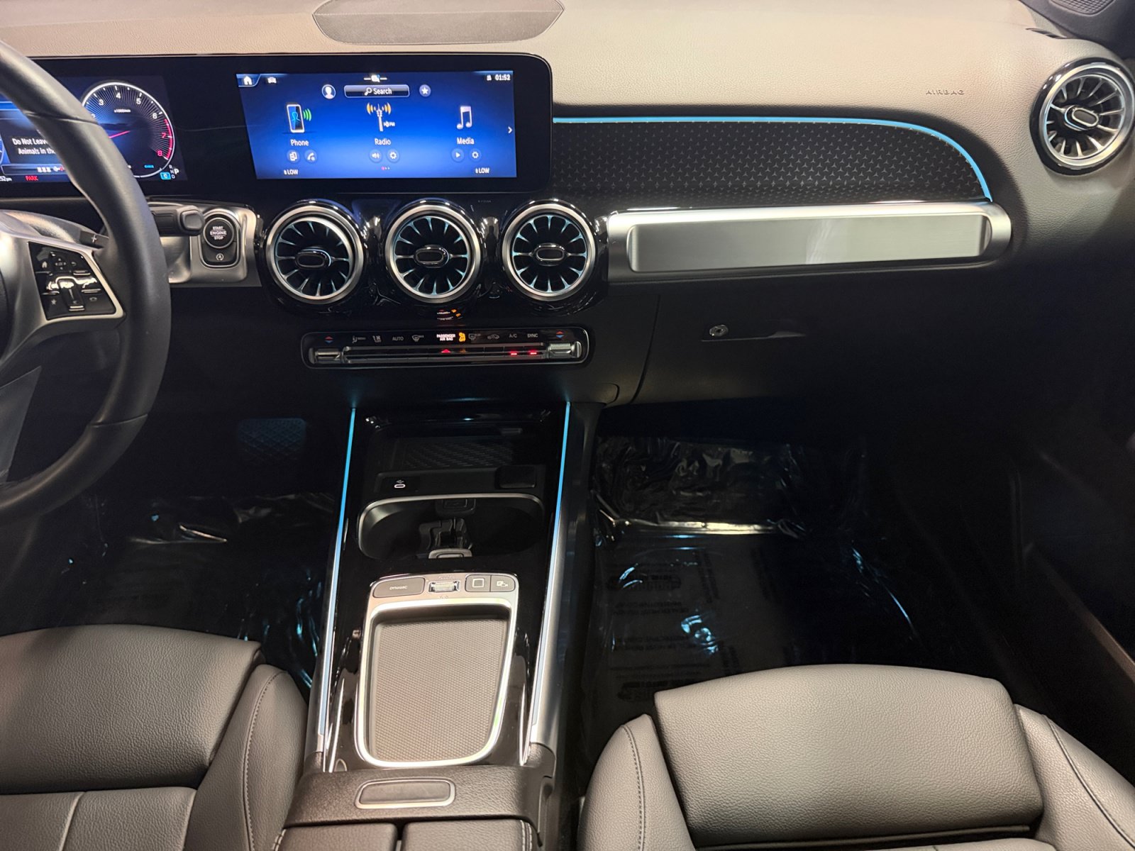 Used 2025 Mercedes-Benz GLB 250 image 12