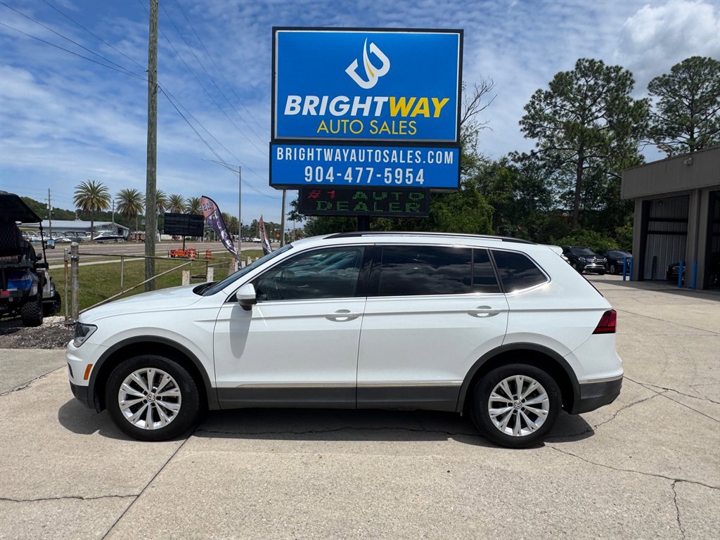 Used 2018 Volkswagen Tiguan SE FWD image 2