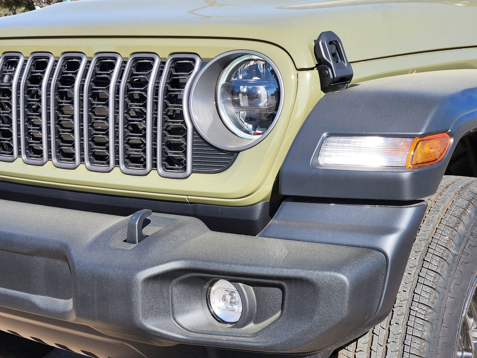 New 2026 Jeep Wrangler Unlimited Sport image 10