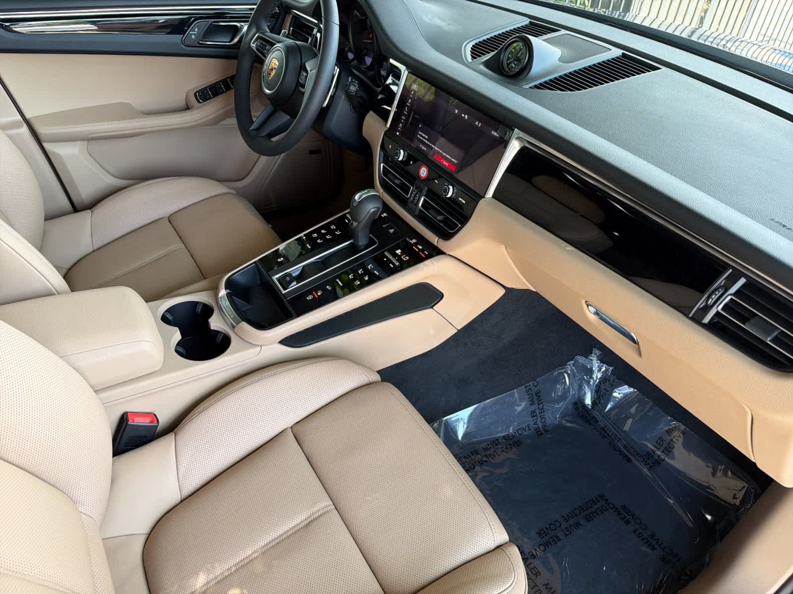 New 2026 Porsche Macan AWD/4WD image 17