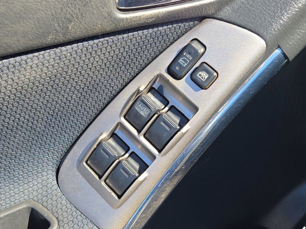 Used 2007 Toyota Matrix Base image 17