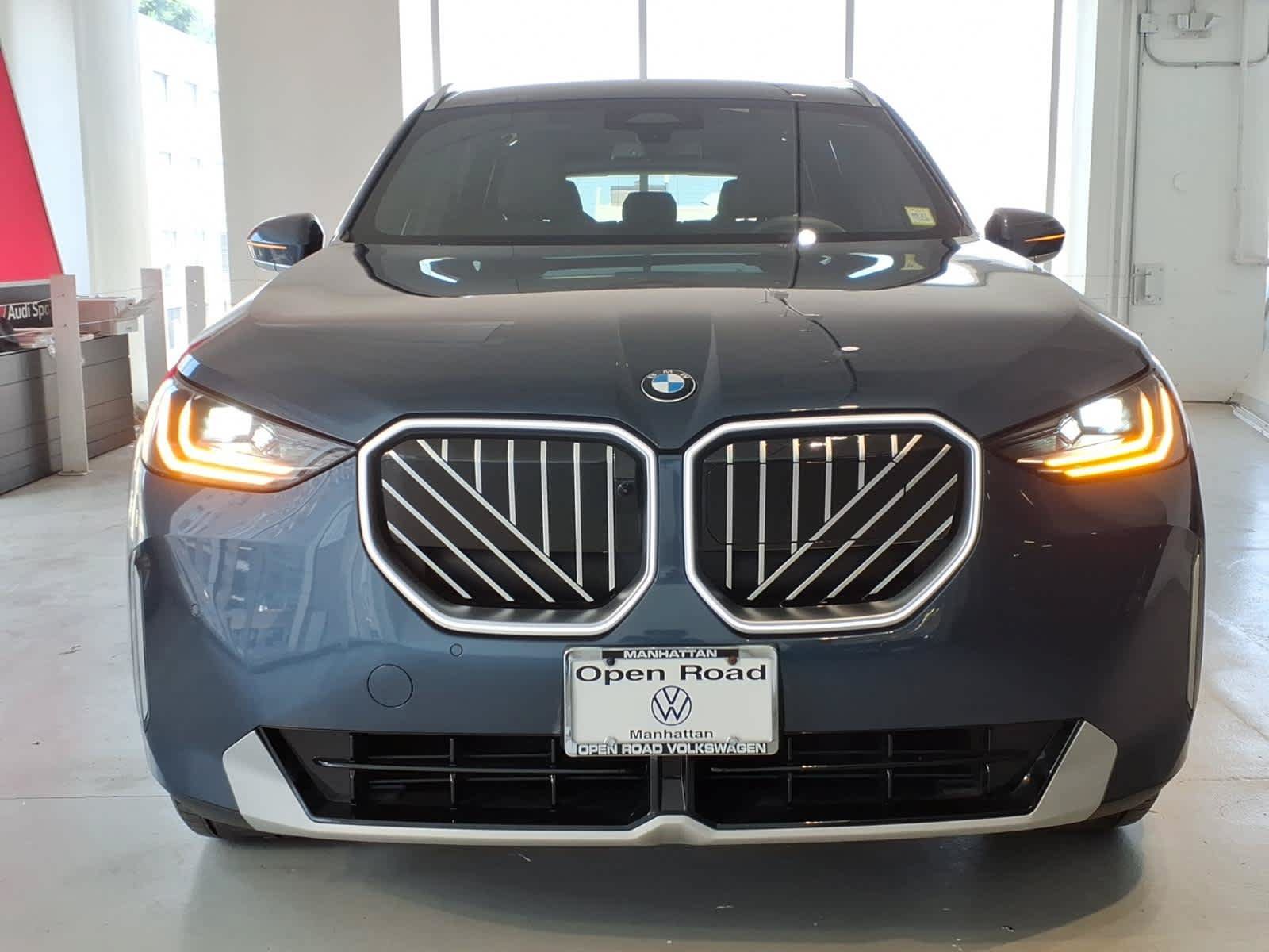 Used 2025 BMW X3 xDrive30i AWD/4WD image 2