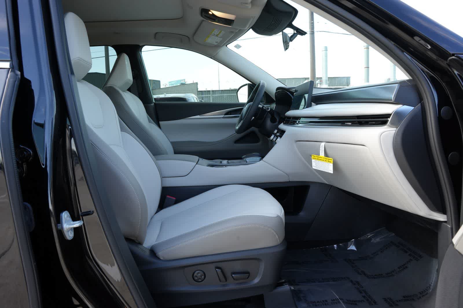 Certified 2026 INFINITI QX60 Pure w/ Cargo Package FWD image 22