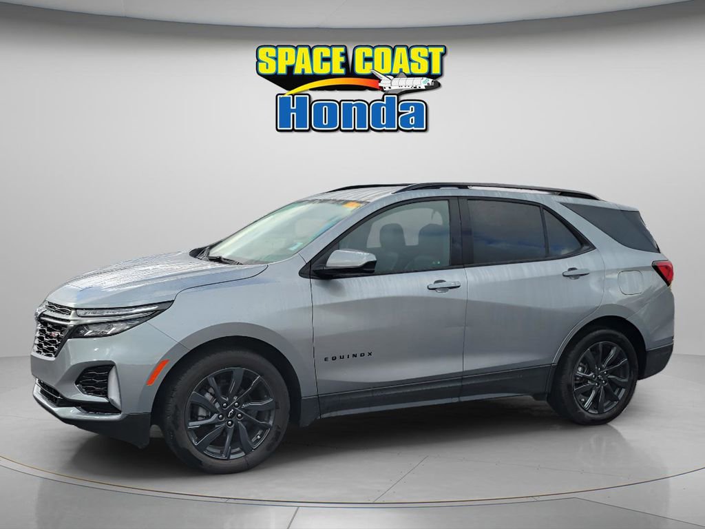 Used 2023 Chevrolet Equinox RS image 3