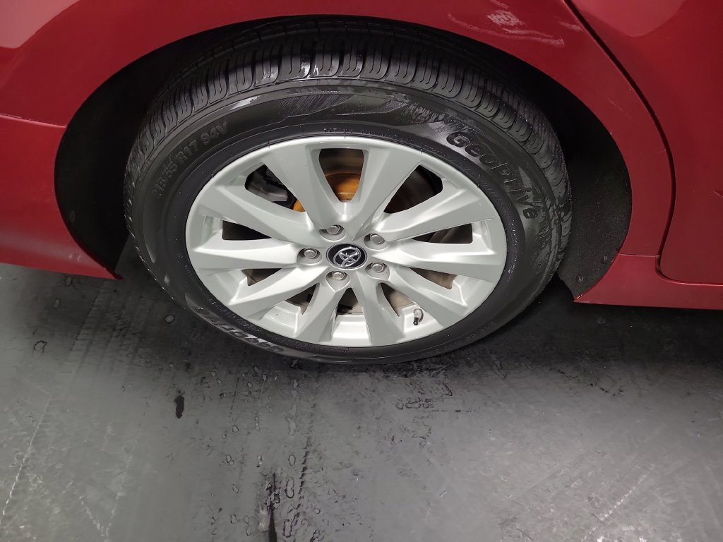 Used 2019 Toyota Camry LE FWD image 11