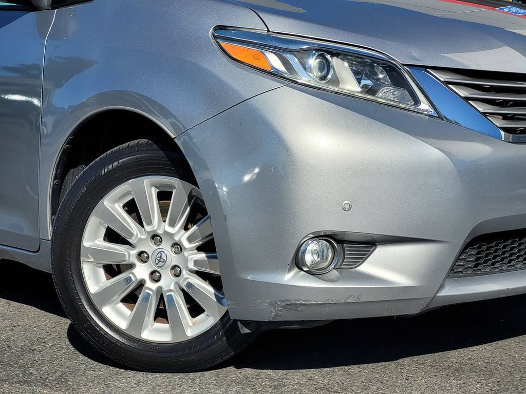 Used 2015 Toyota Sienna Limited Premium AWD/4WD image 3