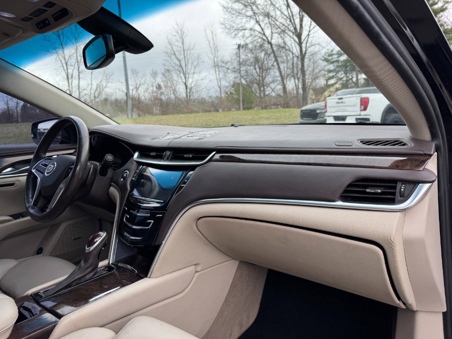 Used 2013 Cadillac XTS Luxury image 19