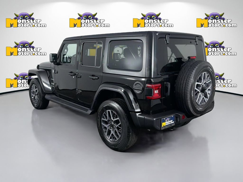 Used 2024 Jeep Wrangler Sahara image 7