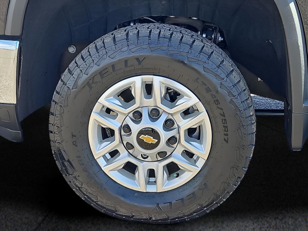 Used 2025 Chevrolet Silverado 2500 LT w/ Convenience Package image 8