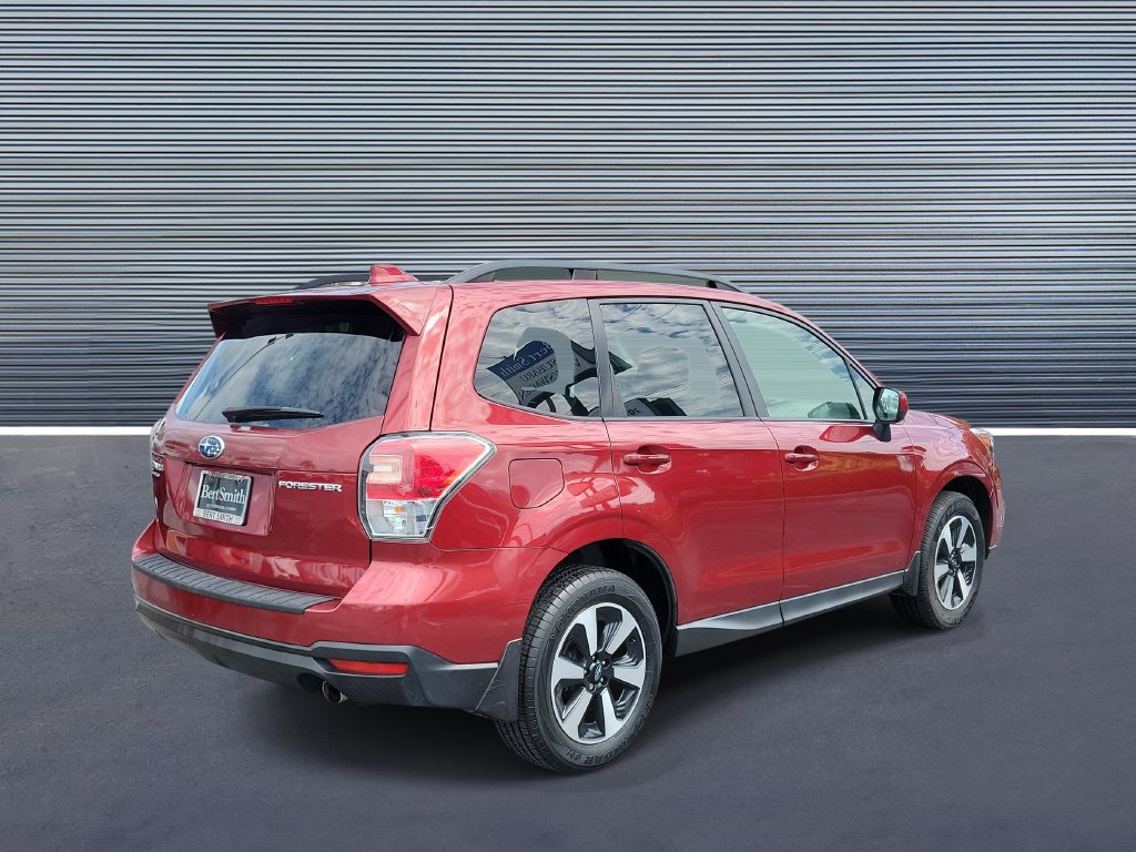 Used 2017 Subaru Forester 2.5i Premium AWD/4WD image 3