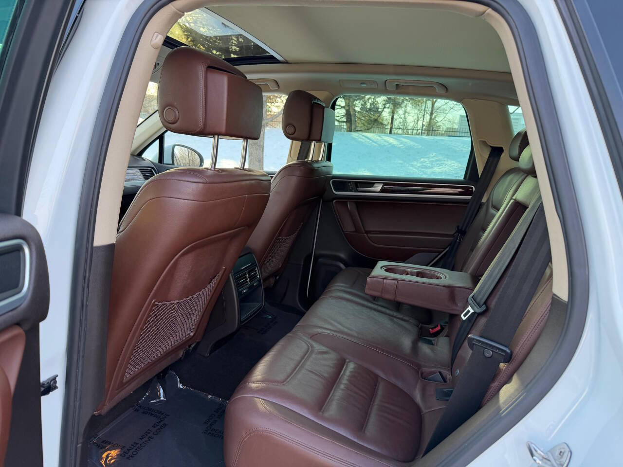 Used 2013 Volkswagen Touareg Sport image 26