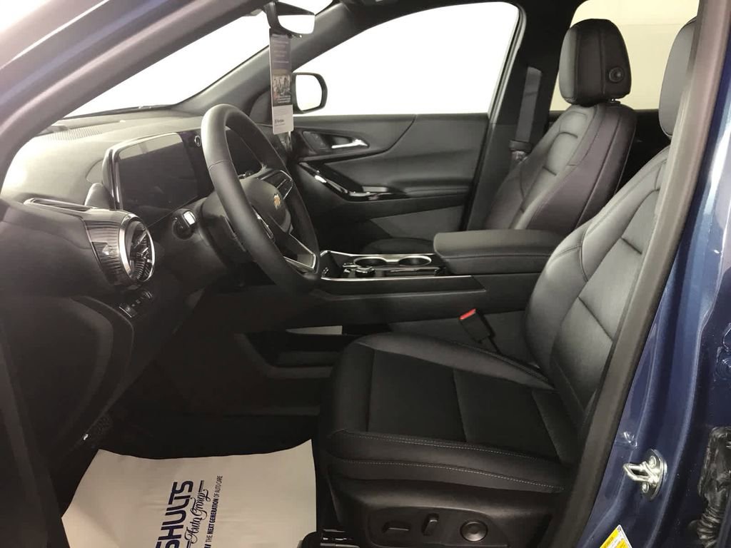 New 2026 Chevrolet Equinox LT w/ Convenience Package II image 9