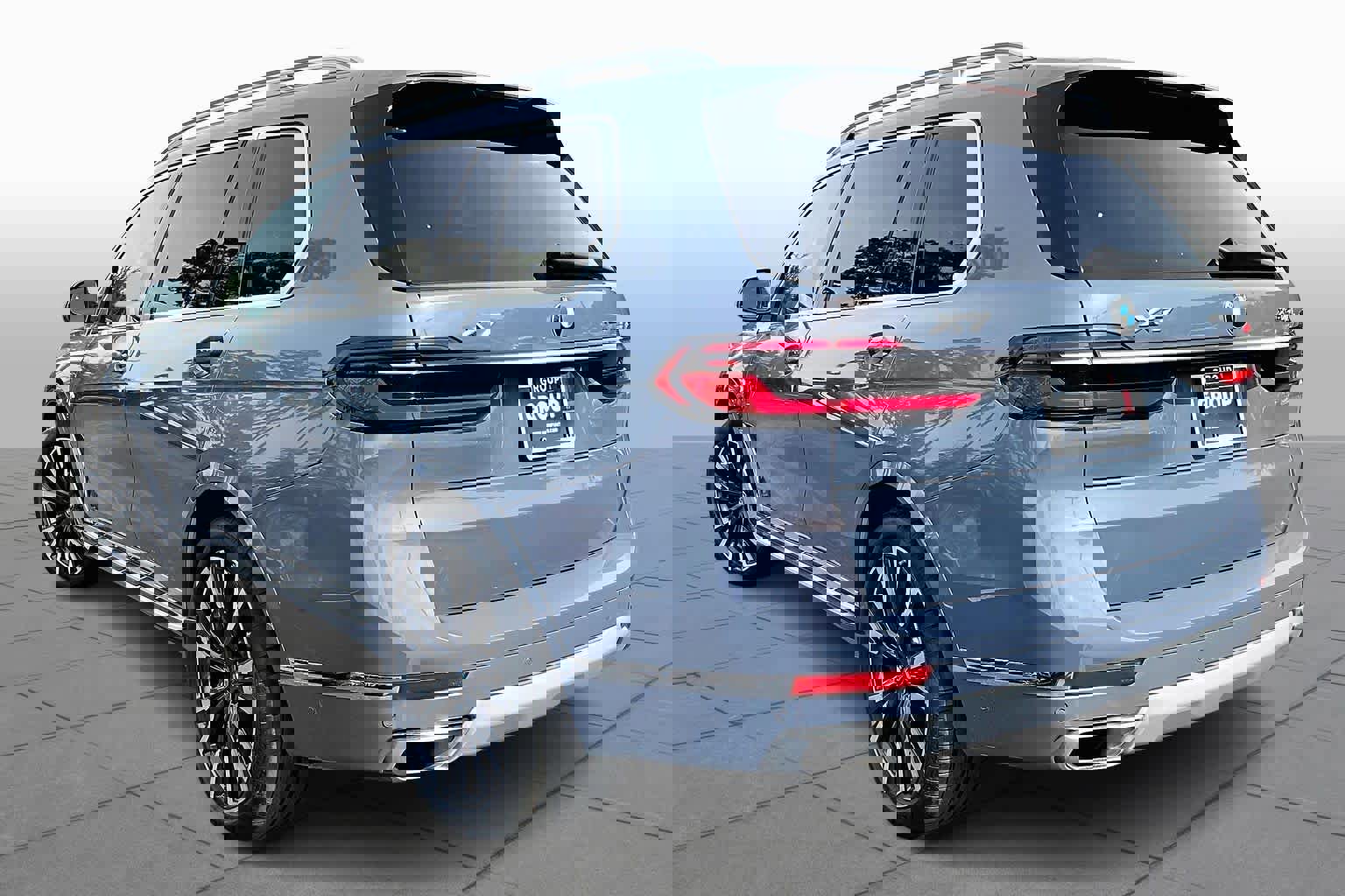 Certified 2024 BMW X7 xDrive40i w/ Premium Package image 12