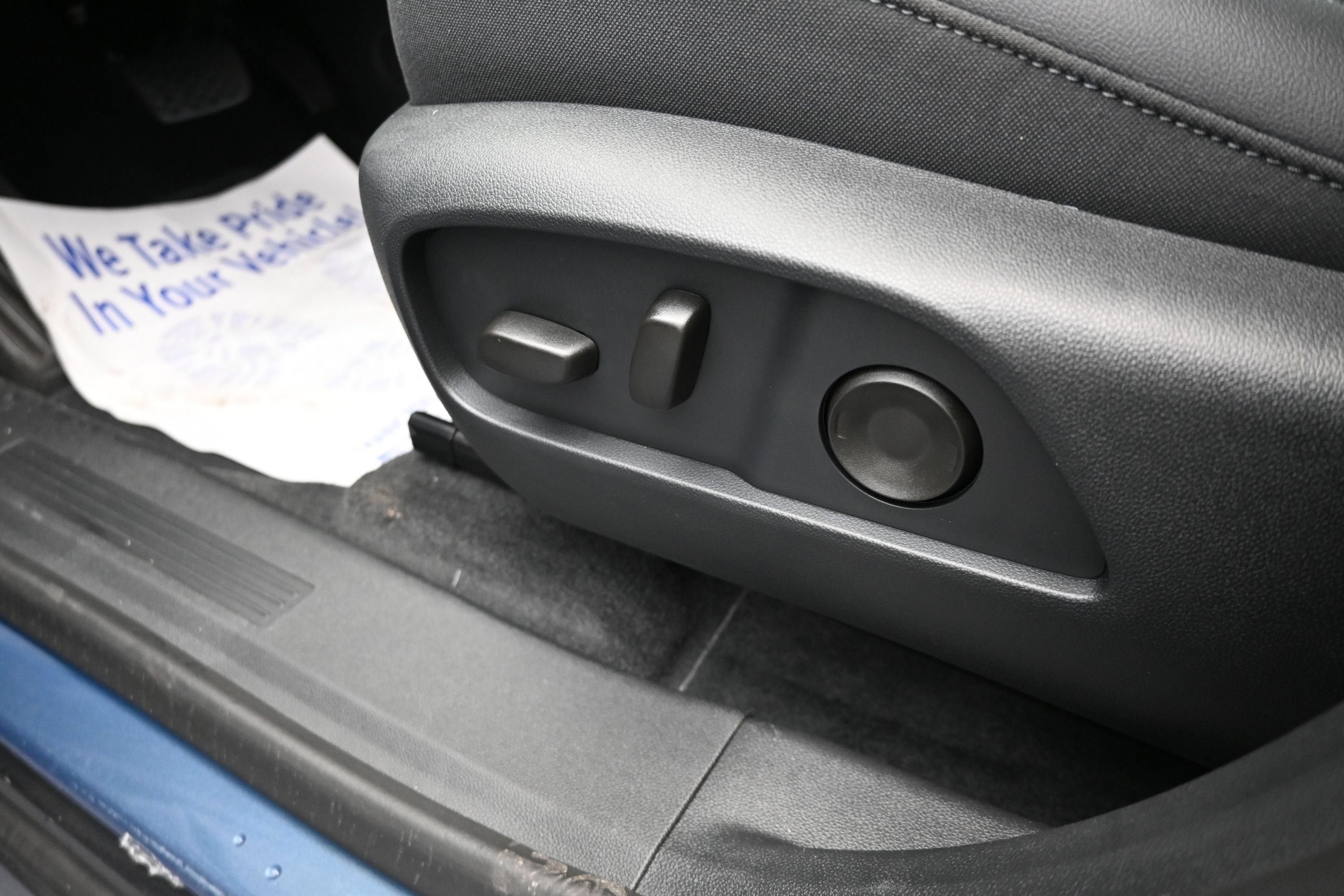 New 2027 Chevrolet Equinox LT w/ Convenience Package II FWD image 11