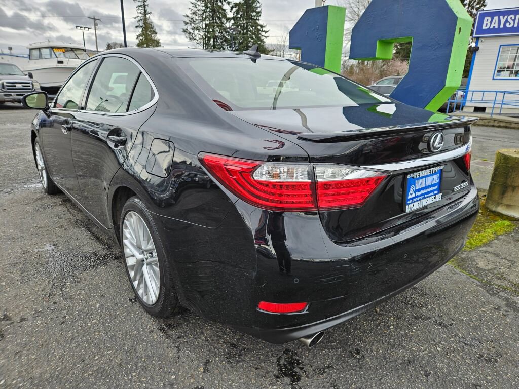 Used 2013 Lexus ES 350 w/ Luxury Pkg image 3