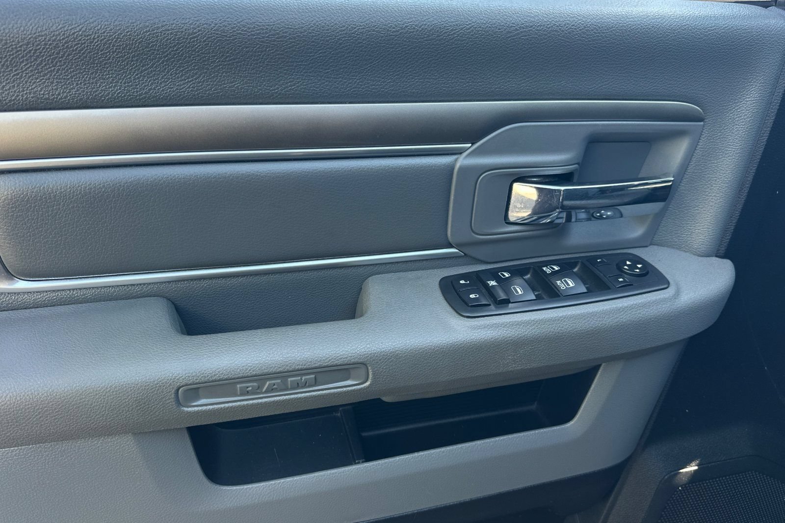 Used 2017 RAM 3500 Big Horn AWD/4WD image 11