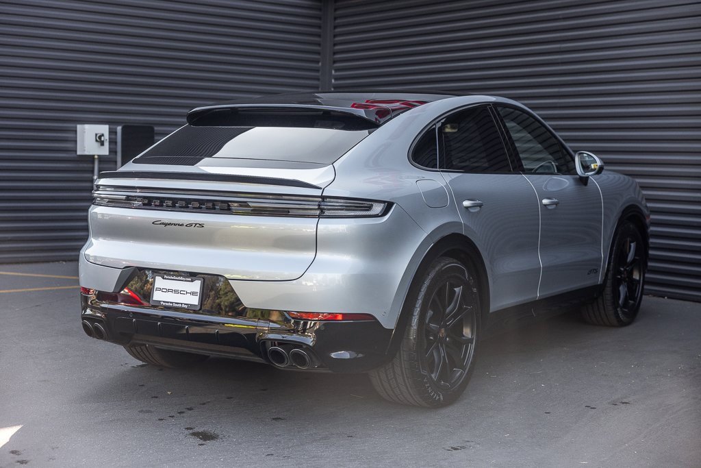 Certified 2025 Porsche Cayenne GTS image 10