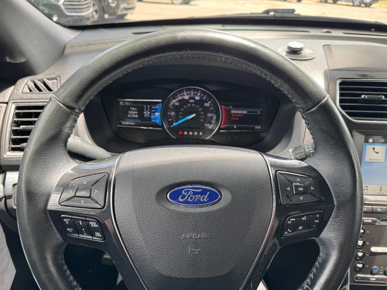 Used 2018 Ford Explorer Limited w/ Equipment Group 301A AWD/4WD image 24