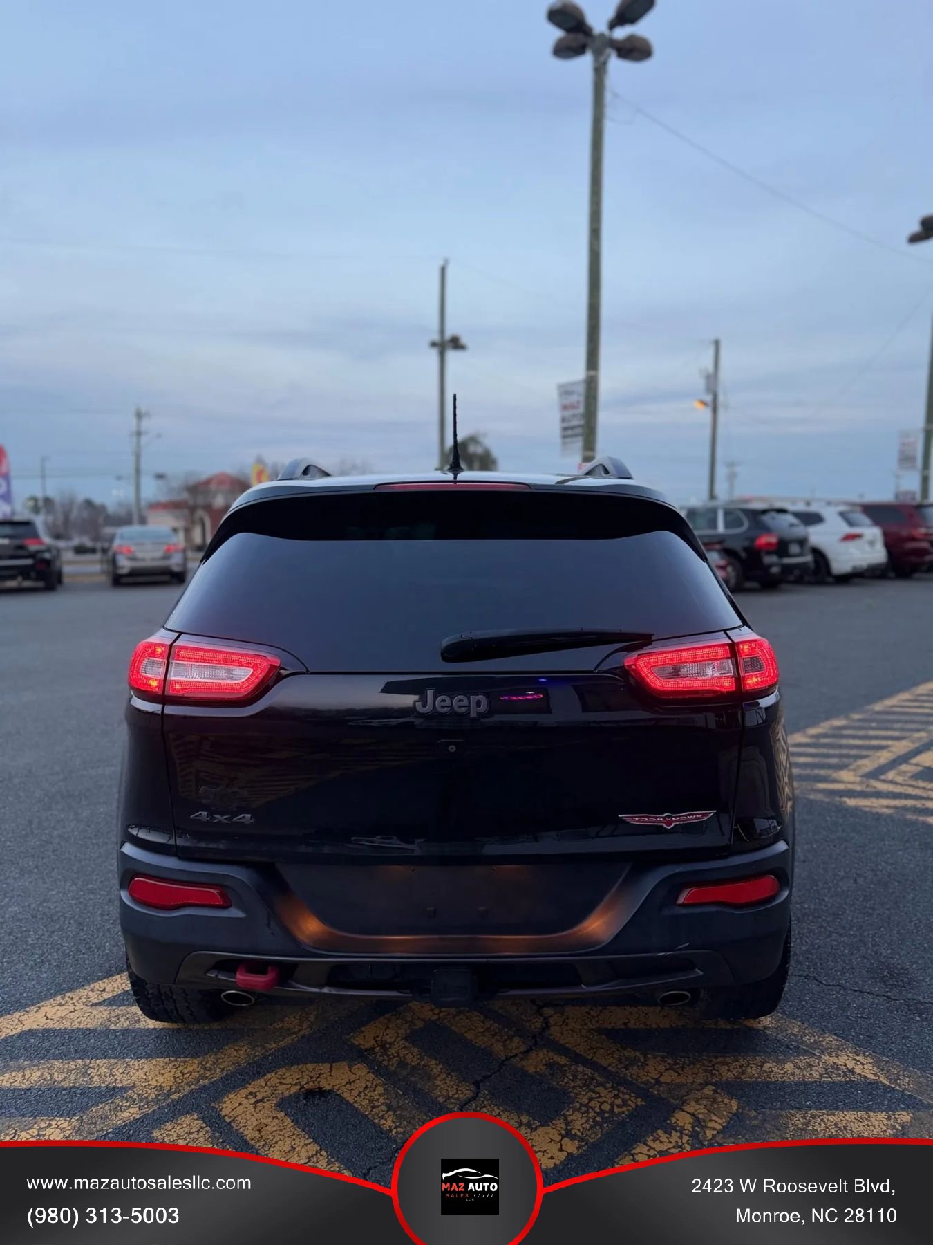 Used 2015 Jeep Cherokee Trailhawk w/ Trailer Tow Group image 5