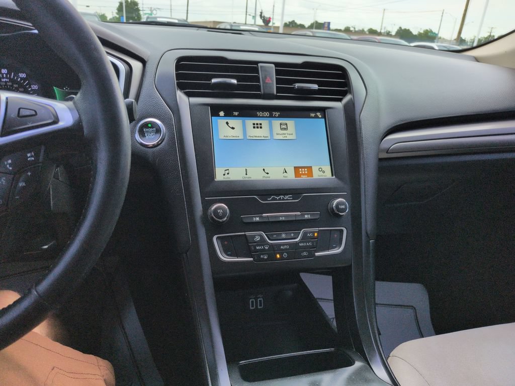 Used 2019 Ford Fusion SE w/ Equipment Group 151A FWD image 17