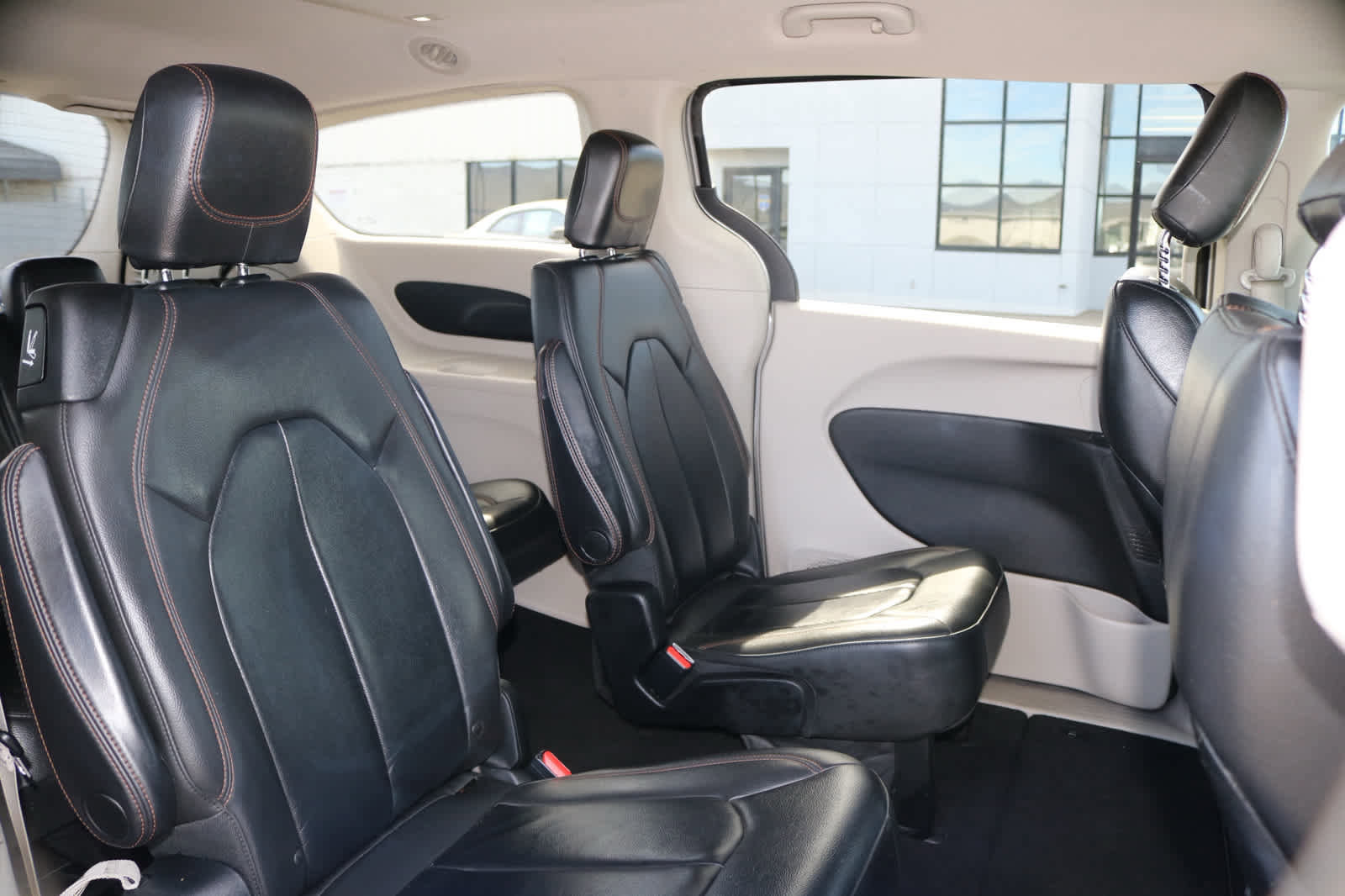 Used 2017 Chrysler Pacifica Touring-L image 21
