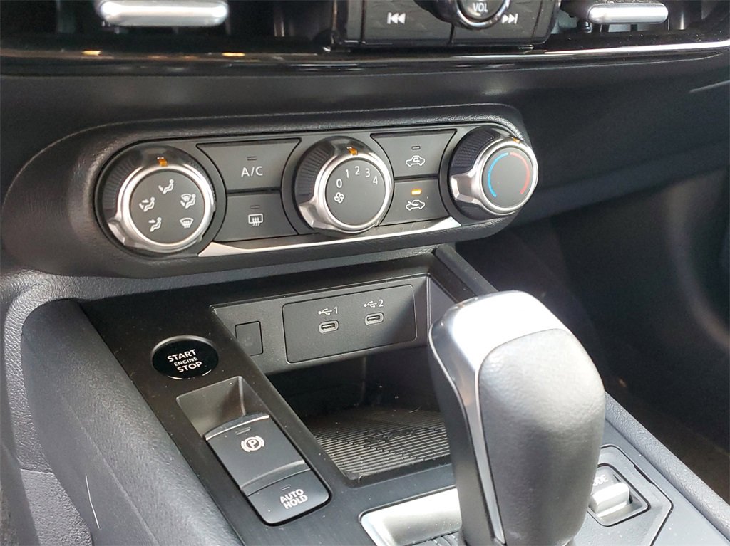 Used 2025 Nissan Kicks SV image 23