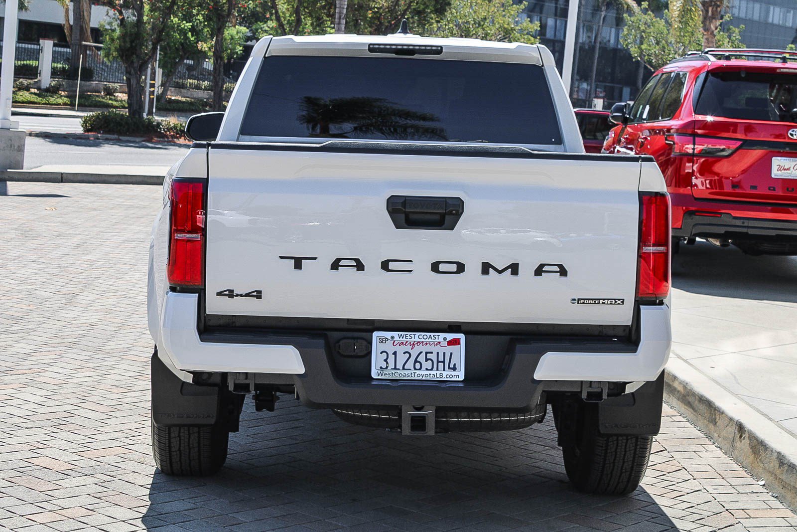 Used 2025 Toyota Tacoma TRD Sport AWD/4WD image 8