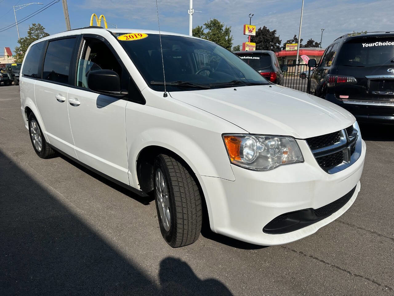 Used 2019 Dodge Grand Caravan SXT w/ Quick Order Package 29G SXT image 11