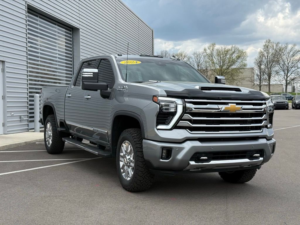Used 2024 Chevrolet Silverado 2500 High Country w/ High Country Premium Package image 4