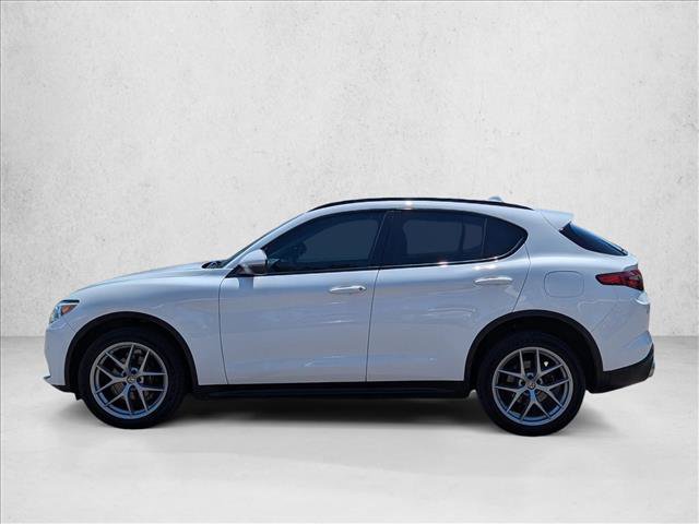 Used 2018 Alfa Romeo Stelvio Sport w/ Quick Order Package 22J Sport AWD/4WD image 9