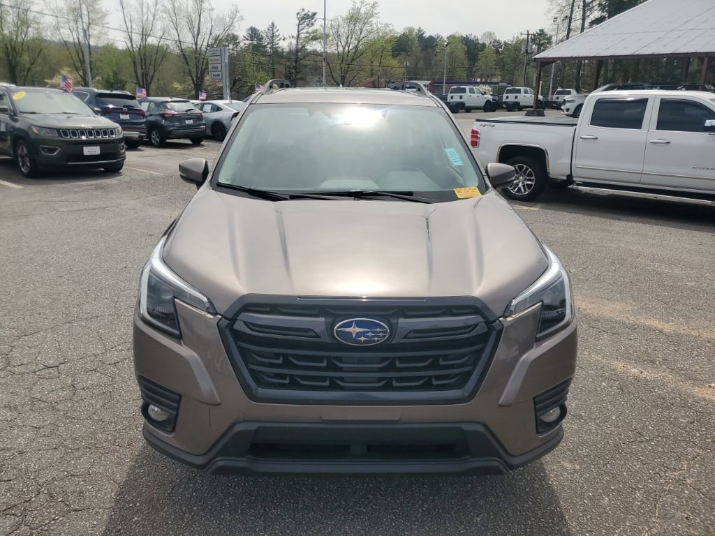 Used 2023 Subaru Forester Limited w/ Popular Package #2 image 3