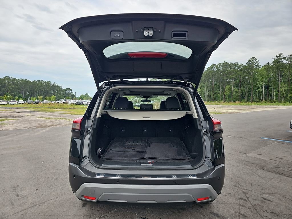 Used 2022 Nissan Rogue SV w/ SV Premium Package FWD image 17