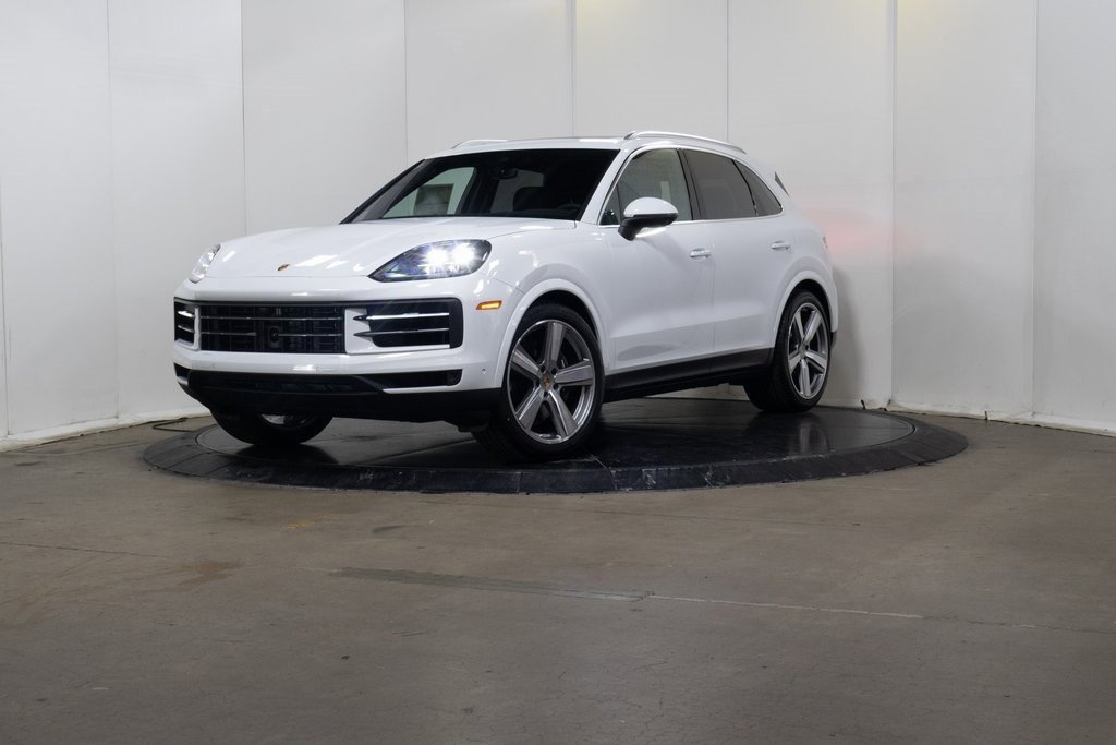 Used 2025 Porsche Cayenne image 1
