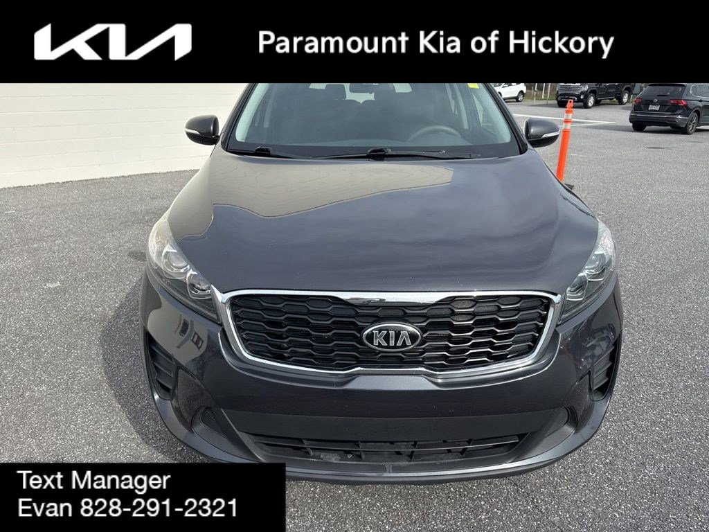 Used 2019 Kia Sorento LX image 2