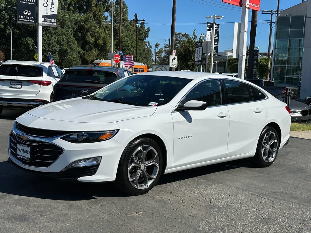 Used 2024 Chevrolet Malibu LT FWD image 2