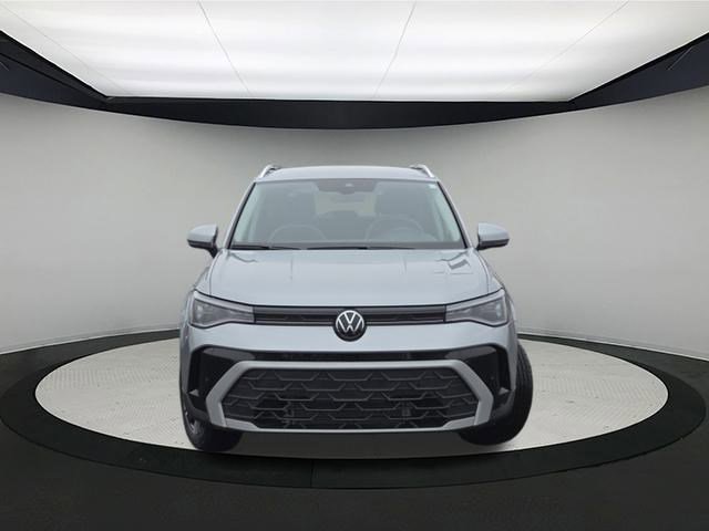 New 2025 Volkswagen Taos SE image 2
