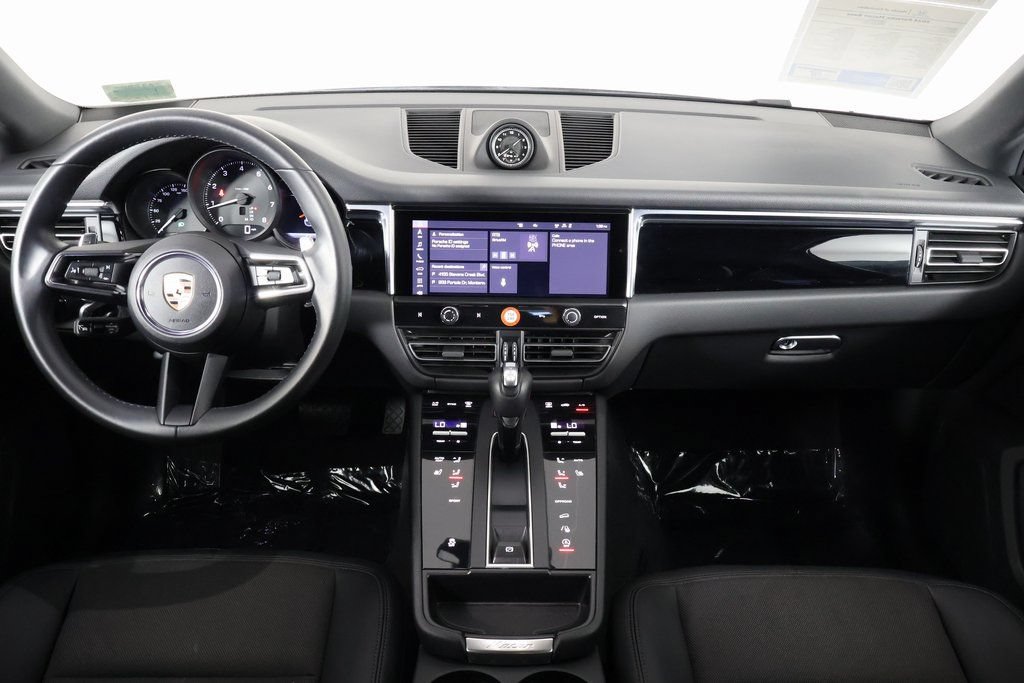 Used 2024 Porsche Macan AWD/4WD image 8